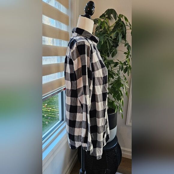🎁free with purchase H&m plaid long sleeve longer style shirt - Picture 3 of 8